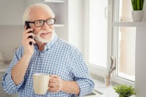 Cellulari e smartphone per anziani